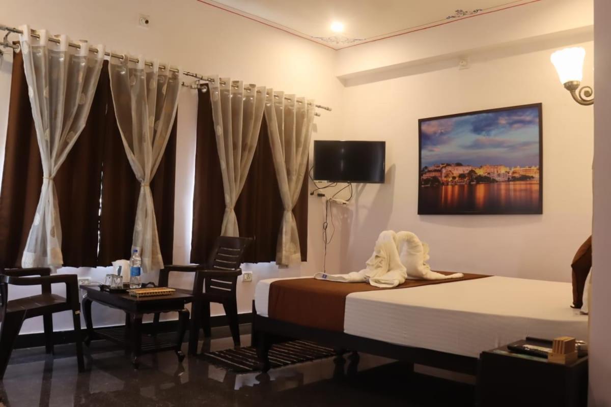 Hotel Shiv Palace Udaipur Luaran gambar