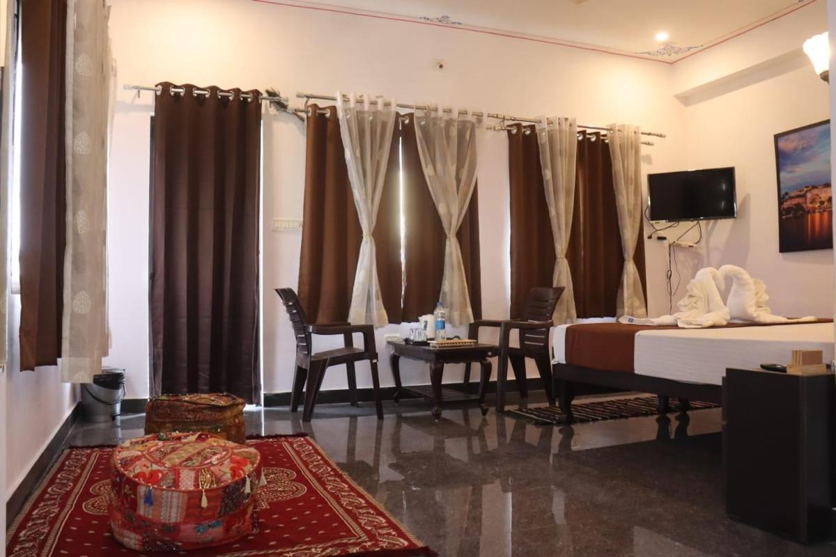 Hotel Shiv Palace Udaipur Luaran gambar