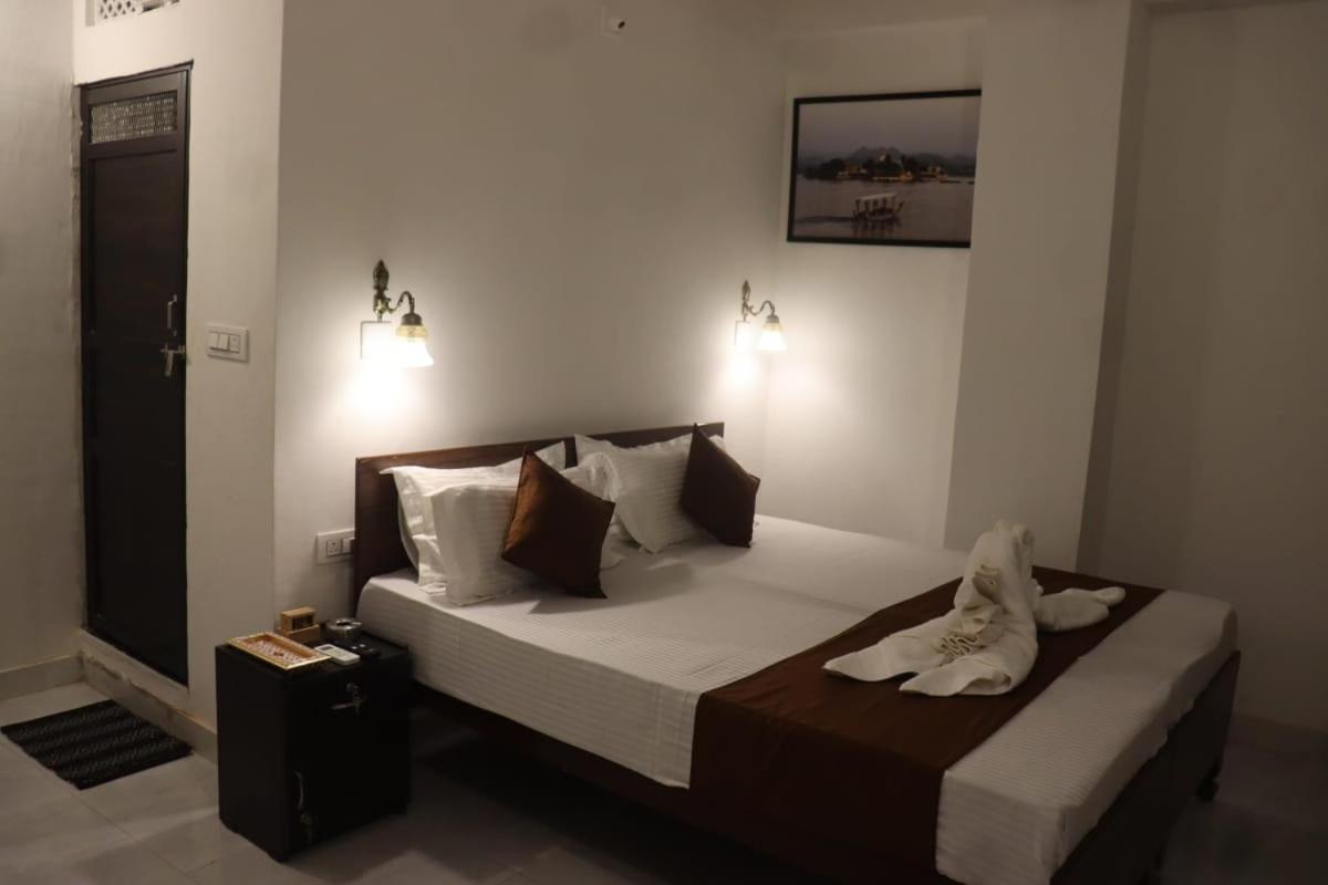 Hotel Shiv Palace Udaipur Luaran gambar