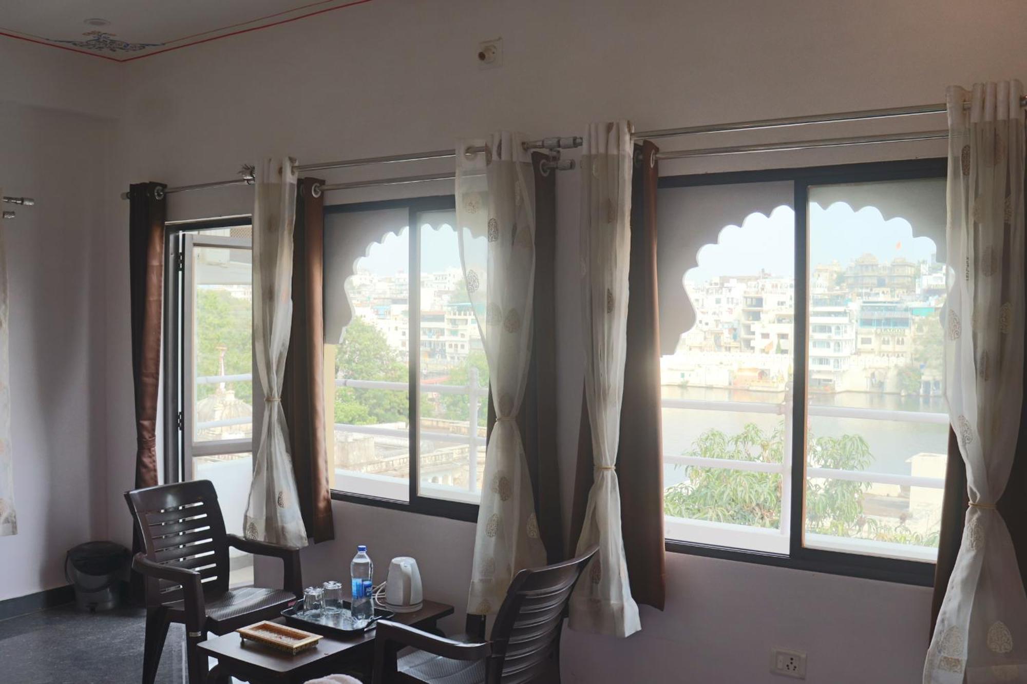Hotel Shiv Palace Udaipur Bilik gambar